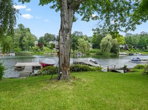 44 N Lake Shore Drive, Brookfield CT 06804
