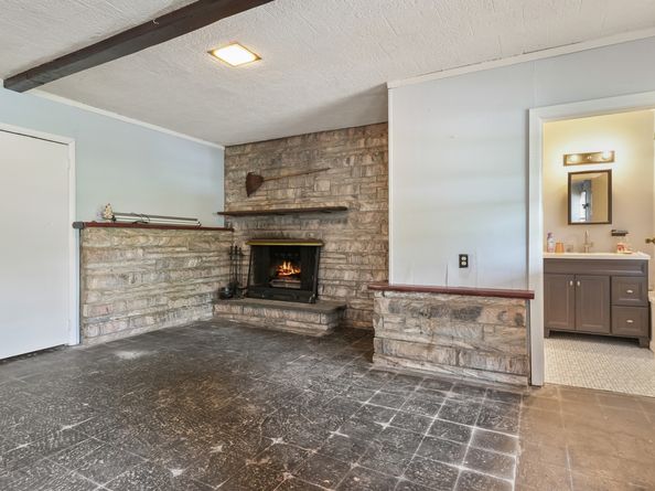 44 N Lake Shore Drive, Brookfield CT 06804