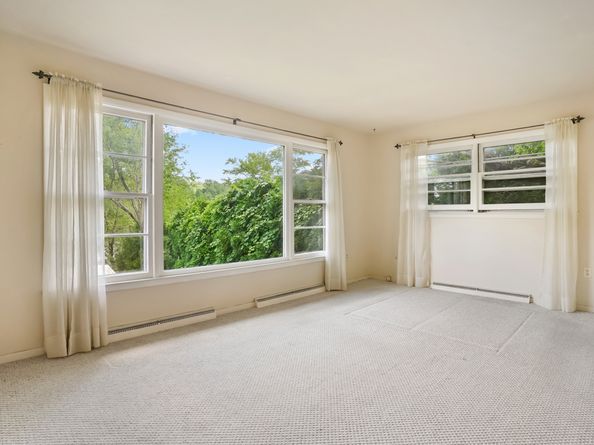 44 N Lake Shore Drive, Brookfield CT 06804