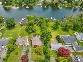 44 N Lake Shore Drive, Brookfield CT 06804