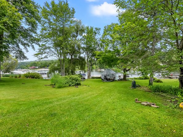 44 N Lake Shore Drive, Brookfield CT 06804