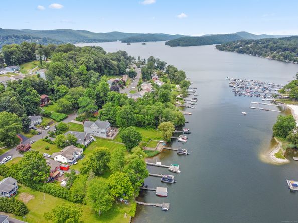 44 N Lake Shore Drive, Brookfield CT 06804