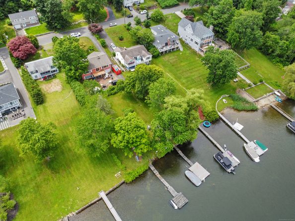 44 N Lake Shore Drive, Brookfield CT 06804
