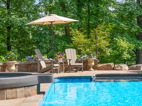 19 Pumpkin Hill Road, Trumbull CT 06611
