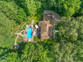 19 Pumpkin Hill Road, Trumbull CT 06611