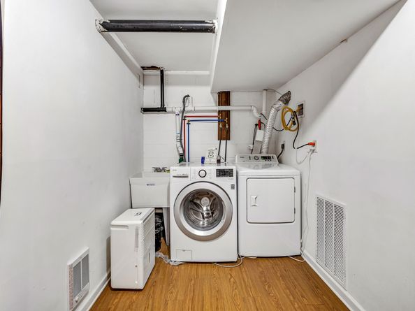 20 Oakland Avenue APT 3B, Danbury CT 06810