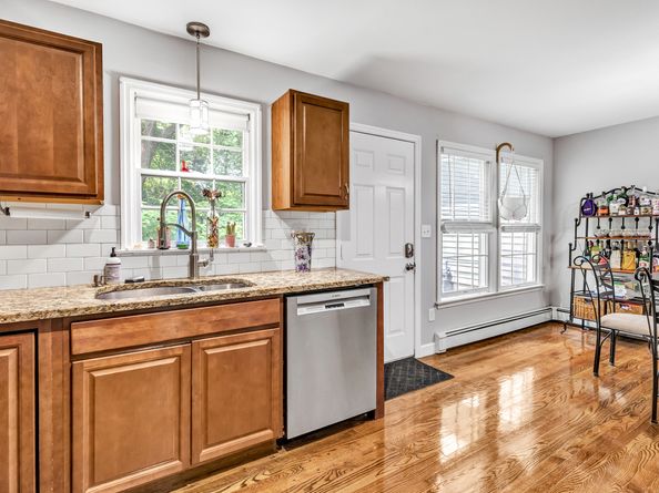 20 Oakland Avenue APT 3B, Danbury CT 06810