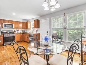 20 Oakland Avenue APT 3B, Danbury CT 06810