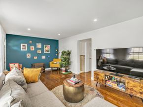 20 Oakland Avenue APT 3B, Danbury CT 06810