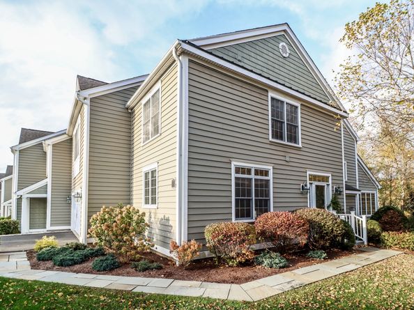 21 Great Heron Lane 21, Brookfield CT 06804