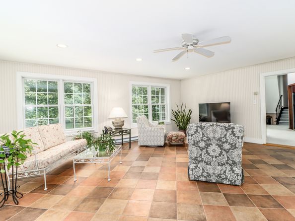 21 Lillinonah Drive, Brookfield CT 06804