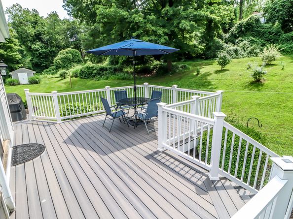 21 Lillinonah Drive, Brookfield CT 06804