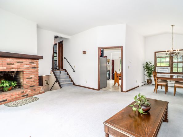21 Lillinonah Drive, Brookfield CT 06804