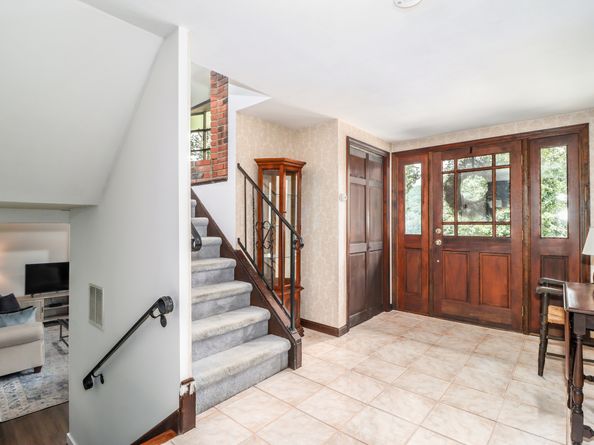 21 Lillinonah Drive, Brookfield CT 06804