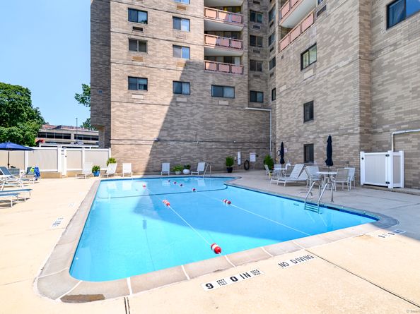 143 Hoyt Street APT 3B, Stamford CT 06905