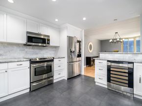 143 Hoyt Street APT 3B, Stamford CT 06905