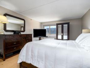 143 Hoyt Street APT 3B, Stamford CT 06905