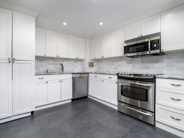143 Hoyt Street APT 3B, Stamford CT 06905