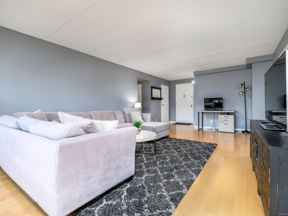 143 Hoyt Street APT 3B, Stamford CT 06905