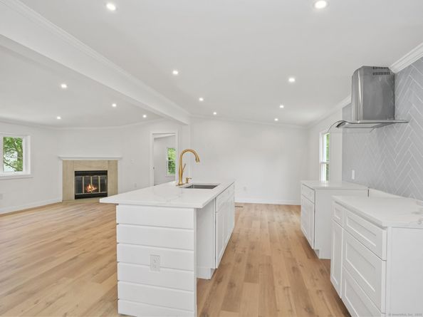 28 Crescent Park Road, Westport CT 06880