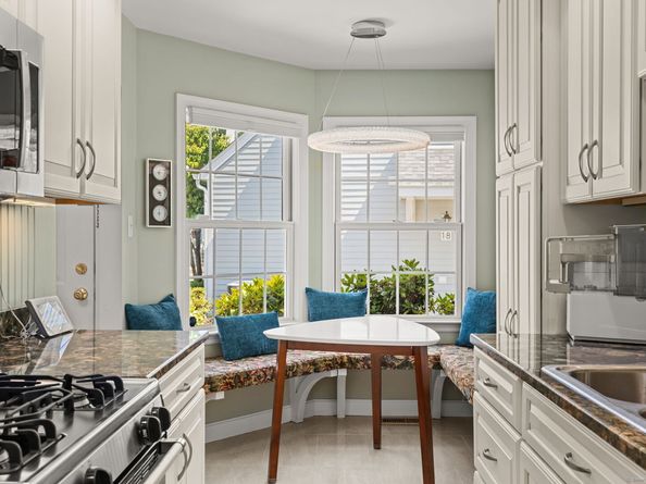 193 Hamilton Avenue APT 20, Greenwich CT 06830