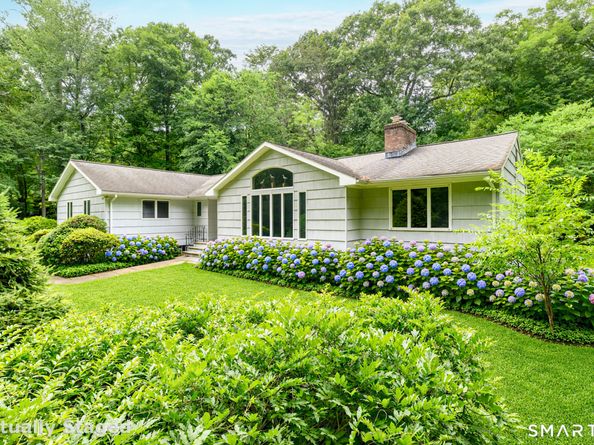 80 Wake Robin Lane, Stamford CT 06903