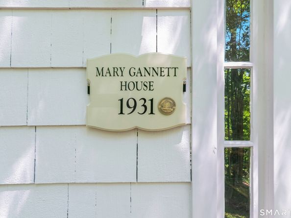 21 Old Highway, Wilton CT 06897