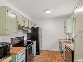 6 Rose Lane 14, Danbury CT 06811