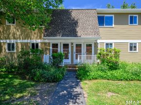 6 Rose Lane 14, Danbury CT 06811