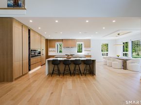 27 Old Oak Road, Easton CT 06612
