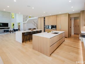 27 Old Oak Road, Easton CT 06612