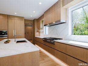 27 Old Oak Road, Easton CT 06612