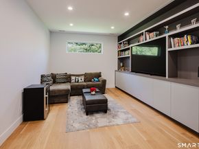 27 Old Oak Road, Easton CT 06612