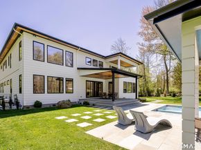 27 Old Oak Road, Easton CT 06612