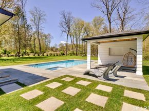 27 Old Oak Road, Easton CT 06612