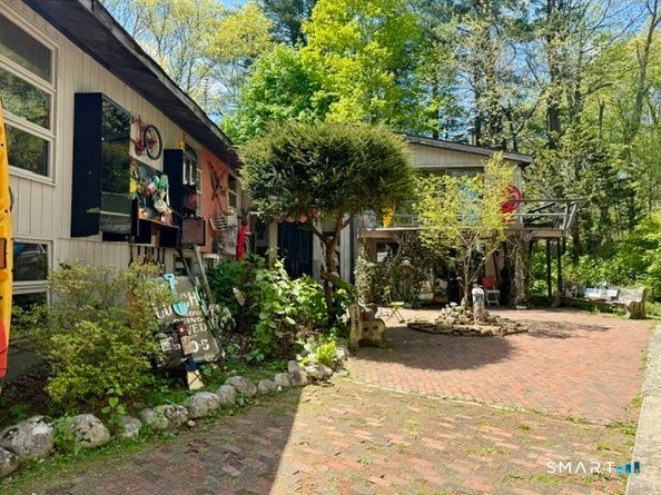 27 Huckleberry Lane, Weston CT 06883