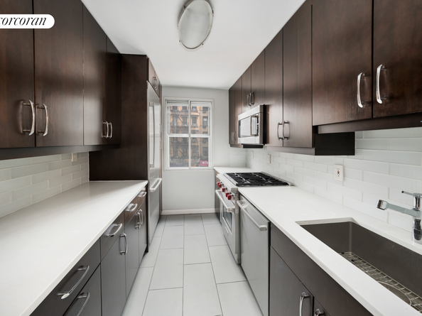233 East 69th Street 3L, New York NY 10021
