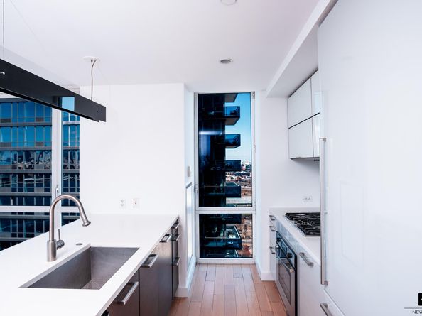 22 North 6th Street 20D, Brooklyn NY 11249