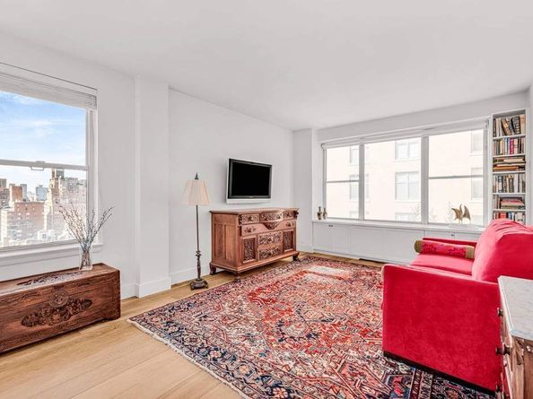 169 East 69th Street 19A, New York NY 10021