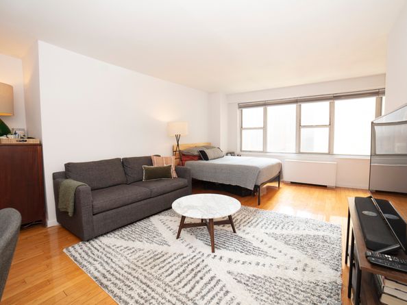 69 5th Avenue 5A, New York NY 10003