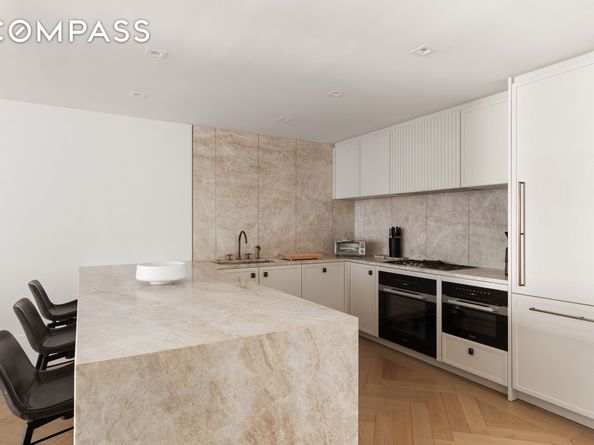 310 East 86th Street 4B, New York NY 10028