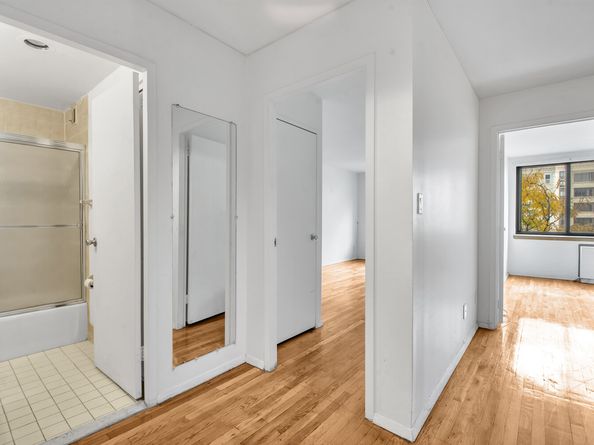 414 West 54th Street 5D, New York NY 10019