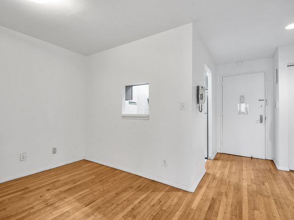 414 West 54th Street 5D, New York NY 10019