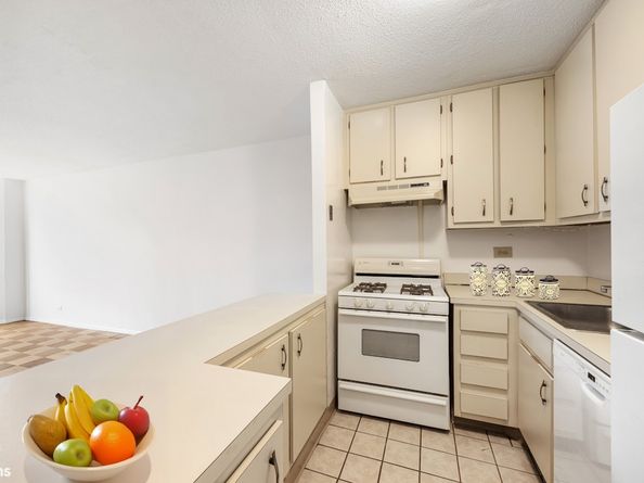 200 East 90th Street 8A, New York NY 10128