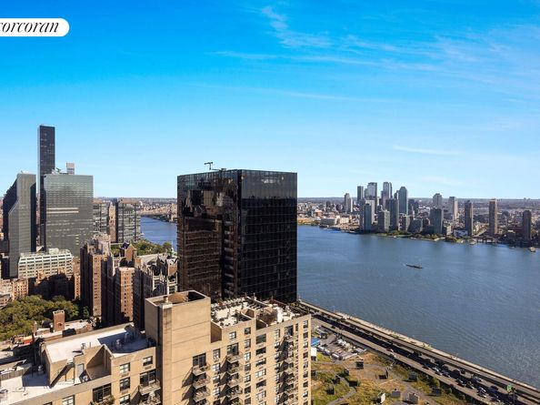 330 East 38th Street 50F, New York NY 10016