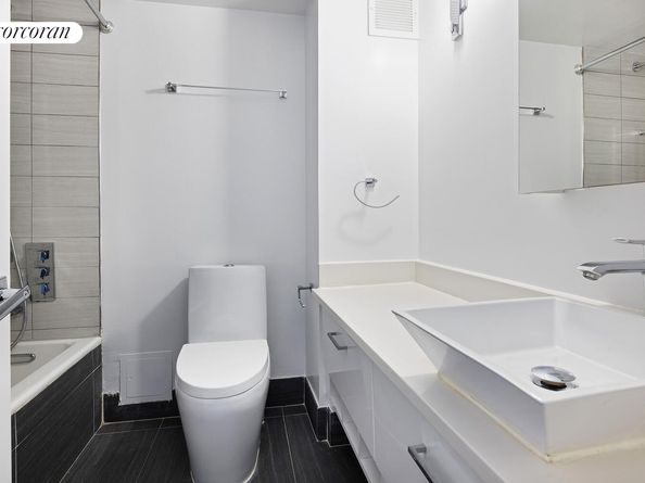 330 East 38th Street 50F, New York NY 10016