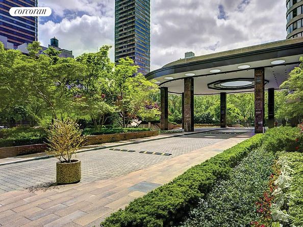 330 East 38th Street 50F, New York NY 10016