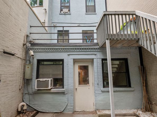209 East 48th Street, New York NY 10017