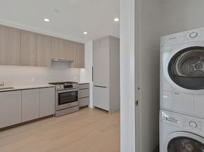 3 Court Square 2509, Queens NY 11101