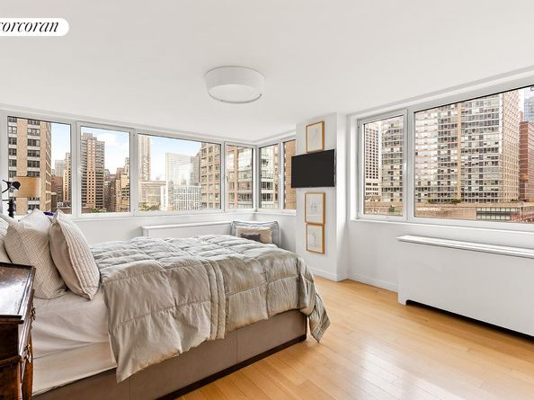 45 West 67th Street 9GH, New York NY 10023